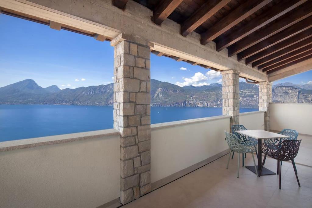 Villa Divina - Apt Divina Con Piscina E Vista Lago Кастелето ди Бренцоне Екстериор снимка