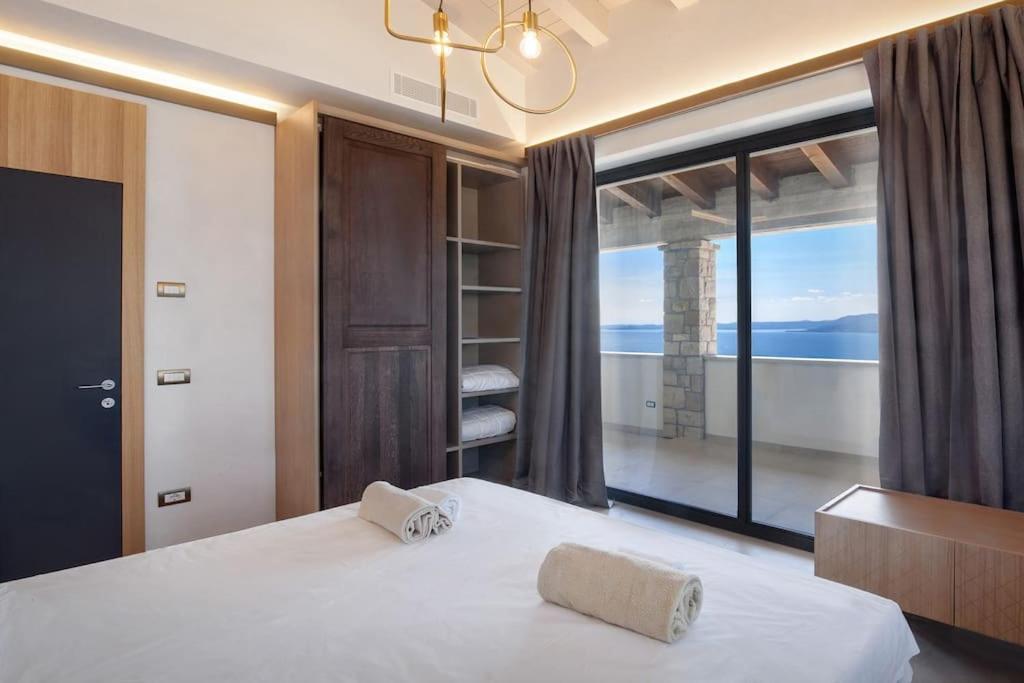 Villa Divina - Apt Divina Con Piscina E Vista Lago Кастелето ди Бренцоне Екстериор снимка