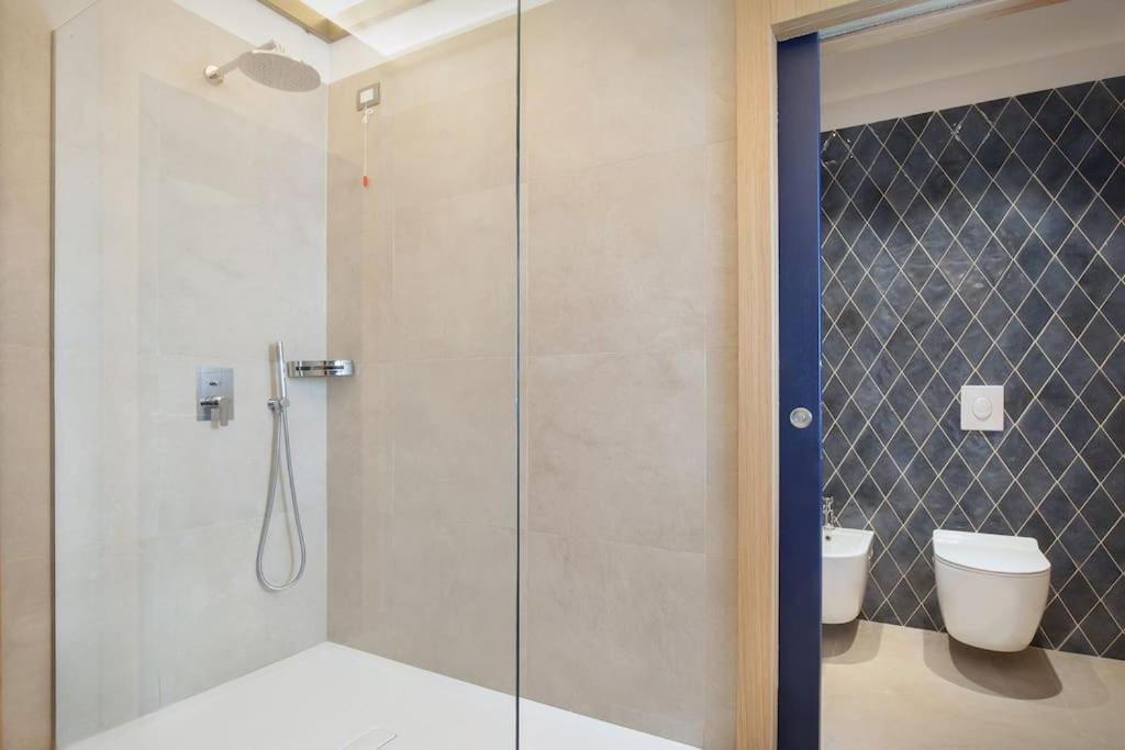 Villa Divina - Apt Divina Con Piscina E Vista Lago Кастелето ди Бренцоне Екстериор снимка