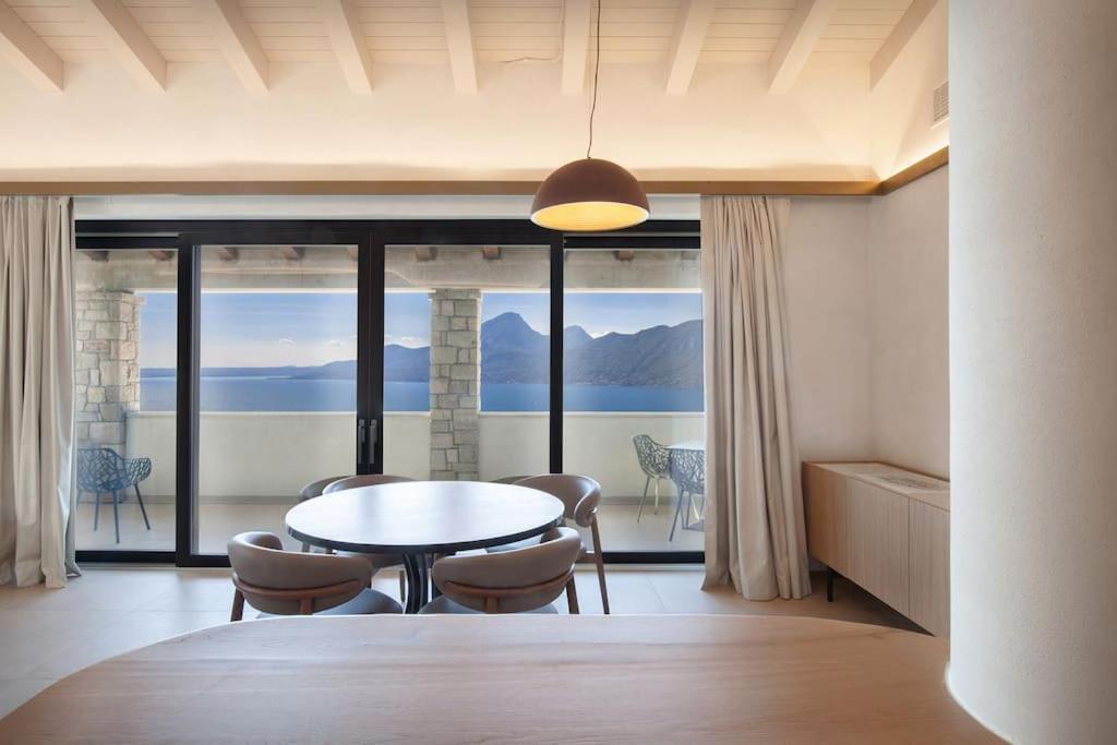 Villa Divina - Apt Divina Con Piscina E Vista Lago Кастелето ди Бренцоне Екстериор снимка